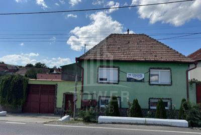Casă individuală cu 6 camere cu Canalizare în Șeica Mare - 1