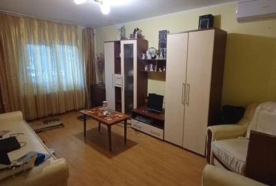 Apartament cu 2 camere decomandat în Poarta 6