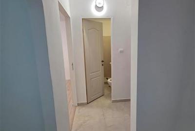 Apartament cu 3 camere semidecomandat în Micro 9