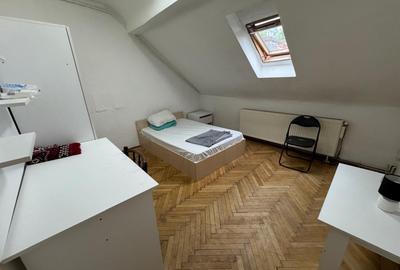 Apartament cu 5 camere decomandat în Cotroceni