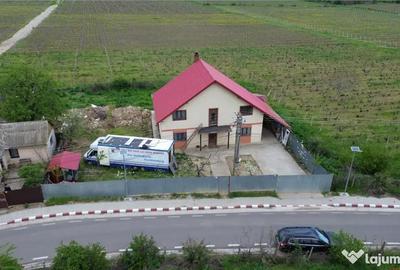 Casă cu 3 camere cu Teren 1021 Mp în Odobești - 1