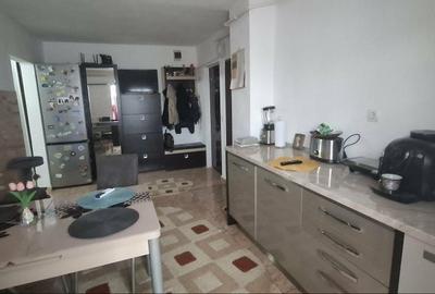 Apartament cu 3 camere decomandat în Central - 3
