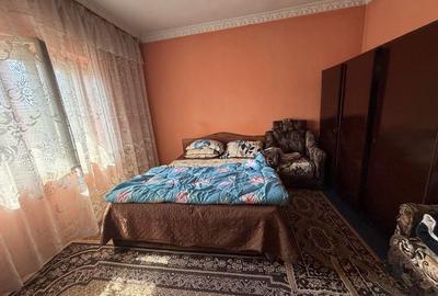 Casă cu 4 camere în Oinacu