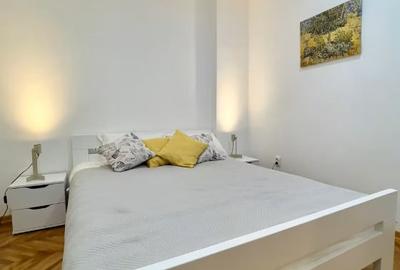 Apartament cu 3 camere decomandat în Titan
