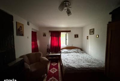 Casă cu 2 camere cu Teren 594 Mp în Comana