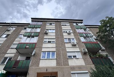 Apartament cu 3 camere decomandat în Decebal