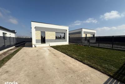 Casă cu 4 camere cu Teren 300 Mp în Clinceni
