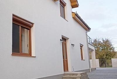 Casă individuală cu 4 camere cu Canalizare în Șona - 3