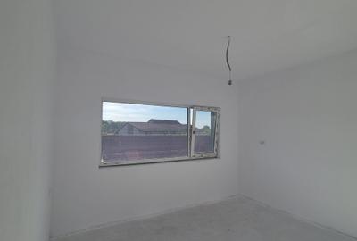 Casă cu 3 camere în Ghiroda