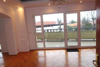 Apartament cu 5 camere, mobilat în Primăverii