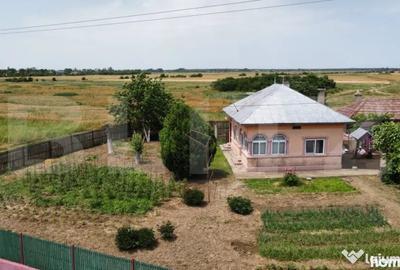 Casă cu 5 camere cu Teren 1400 Mp în Central