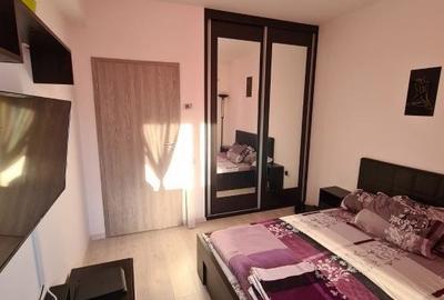 Apartament cu 2 camere decomandat în Roșu