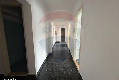 Apartament cu 3 camere în Central - 2
