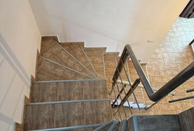 Casă cu 4 camere cu Teren 270 Mp în Central