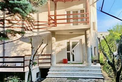 Casă cu 6 camere cu Teren 750 Mp în Nord - 10