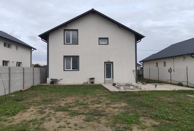 Casă individuală cu 5 camere cu Teren 500 Mp în Cumpăna