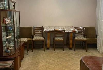 Apartament cu 3 camere decomandat în Vest