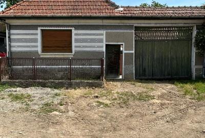 Casă cu 3 camere în Perșani - 1
