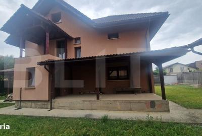 Casă cu 4 camere în Central