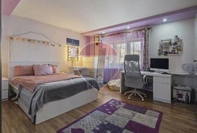 Apartament cu 4 camere decomandat, mobilat în Sebastian
