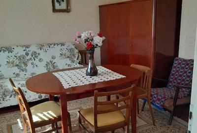Casă cu 6 camere cu Teren 872 Mp în Central