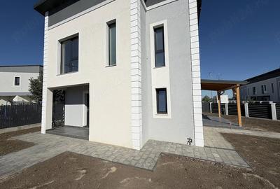 Casă cu 4 camere cu Teren 401 Mp în Central