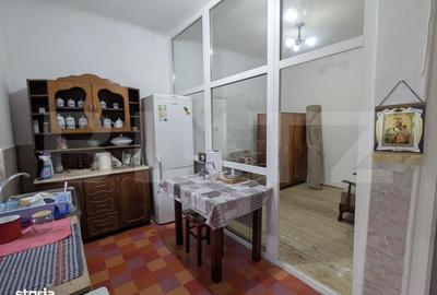 Casă cu 2 camere în Central