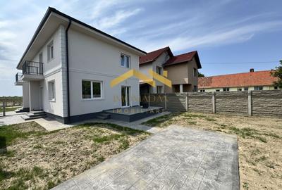Duplex cu 4 camere cu Canalizare în Utvin - 2