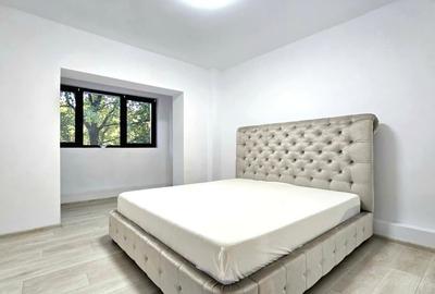 Apartament cu 3 camere decomandat, mobilat în Păcii