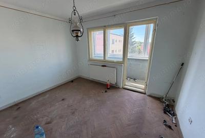 Apartament cu 3 camere decomandat în Central - 2