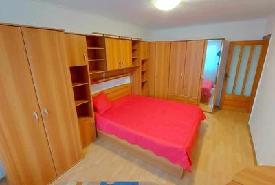 Apartament cu 3 camere decomandat în Metalurgie - 1