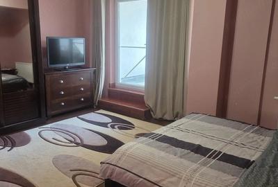Apartament cu 3 camere decomandat în Tudor