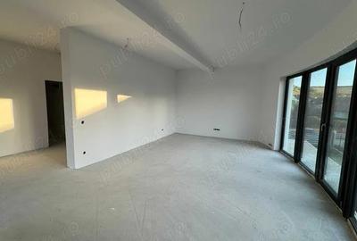 Casă cu 4 camere cu Teren 700 Mp în Central