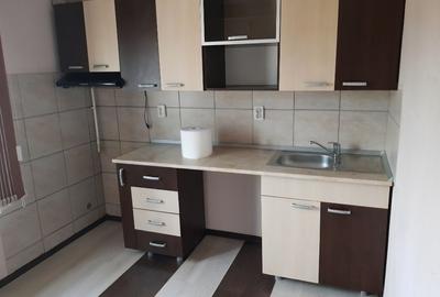 Garsonieră decomandată în Ostroveni