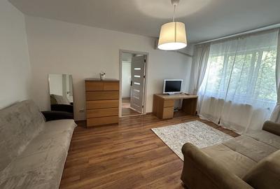 Apartament cu 3 camere semidecomandat în Podu Roș - 1