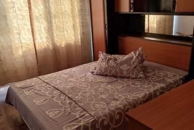Apartament cu 3 camere semidecomandat în Drumul Taberei