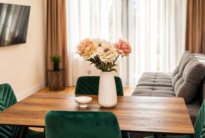 Apartament cu 2 camere decomandat, mobilat în Poiana Brașov