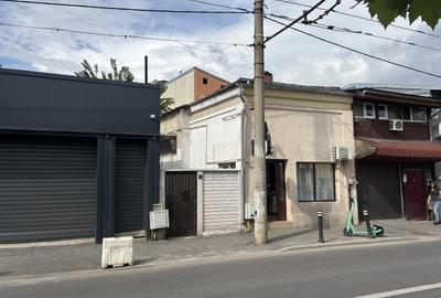 Casă individuală cu 6 camere cu Canalizare în Iancului
