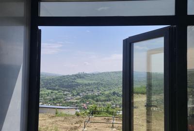 Casă cu 2 camere cu Teren 450 Mp în Tomești