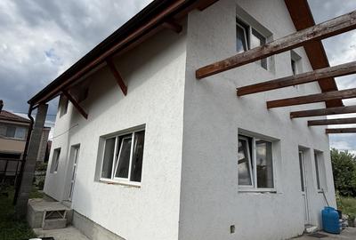 Casă individuală cu 4 camere cu Canalizare în Sânnicoară
