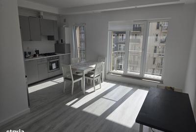 Apartament cu 3 camere semidecomandat în Pipera