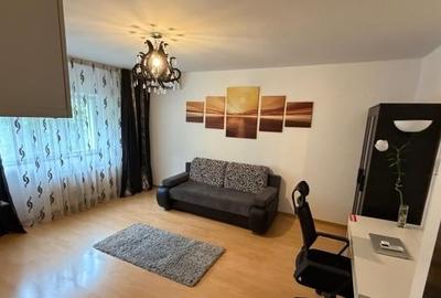 Apartament cu 3 camere decomandat, mobilat în Vitan Mall