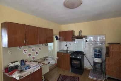 Casă cu 3 camere cu Teren 357 Mp în 1 Mai