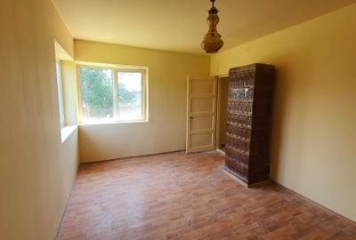 Apartament cu 3 camere decomandat în Răcari - 1