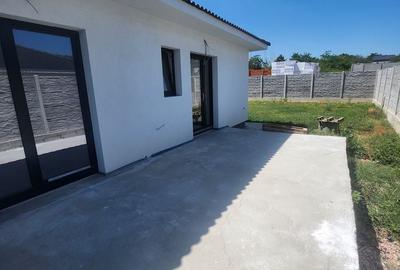 Casă cu 3 camere decomandat în Paleu - 5