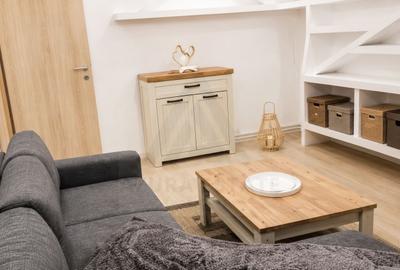 Apartament cu 3 camere decomandat, mobilat în Ștrand