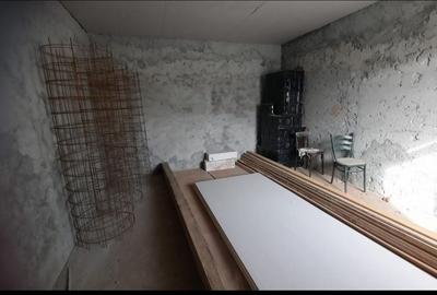 Casă cu 4 camere în Buzescu