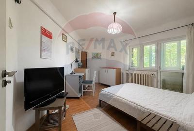 Apartament cu 3 camere decomandat în Capitol - 2