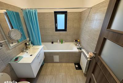 Casă cu 4 camere cu Teren 470 Mp în Rediu