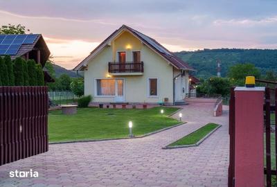 Casă cu 4 camere cu Teren 480 Mp în Mintia